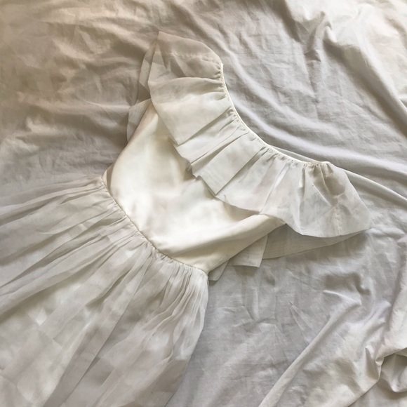 SOLD Dreamy 1970’s white dress with an open back - Picture 6 of 9